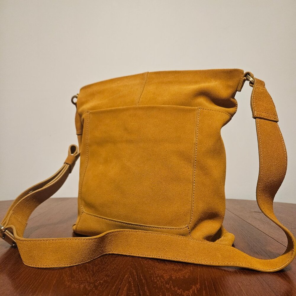 HOBO REGHAN Cross-body PURSE – LIKE NEW!